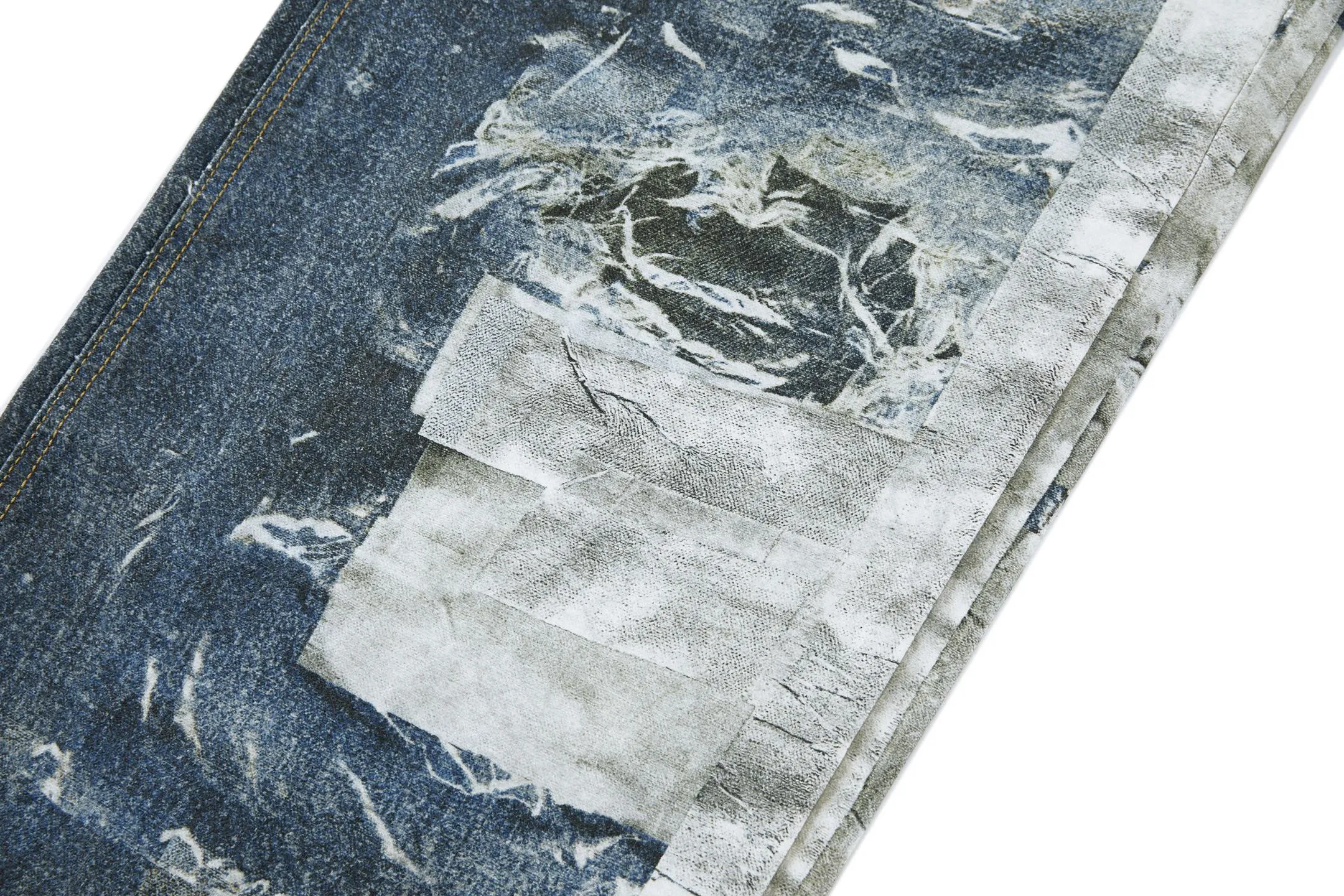 ACN trompe l'oeil print Series denim trousers. Fabric: Made of 12oz 10*7 twill denim pure cotton. Accessories: Buttons are made of electroplated distressed hardware buttons. Technology: Printing adopts 3D direct injection technology, with multiple color combinations to highly restore the original 1:1 effect. Craftsmanship: Chaoyi fried color, 20 pieces per tank customized with the same color and distressed craftsmanship. Craftsmanship: Garment washing, frying, fixing the pattern, fixing the color to add hand feel, etc... This pair of jeans is made of brushed denim, soft to the touch. The seasonal trompe l'oeil print shows floral patterns peeking out from under ripped jeans. These jeans have a relaxed fit with a mid-low rise and wide, loose legs. Accessories: Customized 1:1 washed trademark Accessories: Customized 1:1 electroplated buttons Process: Customized 1:1 illusion printing Size: S-M-L-XL Color: Washed blue Style number: 8886588